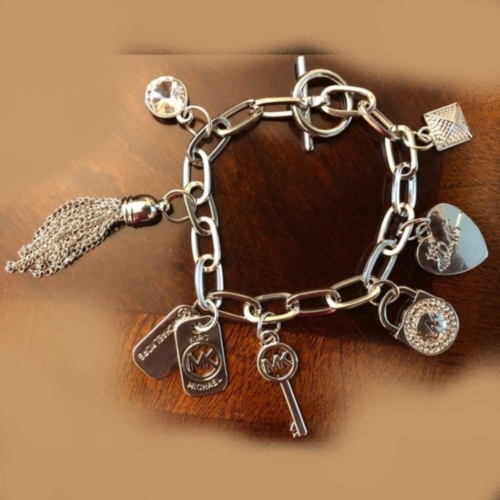 NEW Michael Kors Silver Charm Toggle Bracelet - Picture 7 of 9